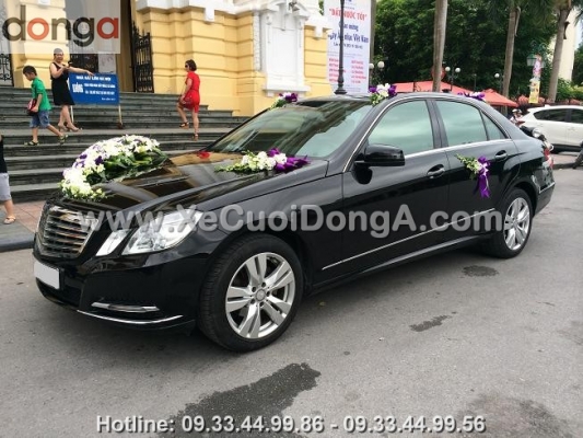 gia-cho-thue-xe-cuoi-mercedes-e300-di-ninh-binh-co-re-khong-1