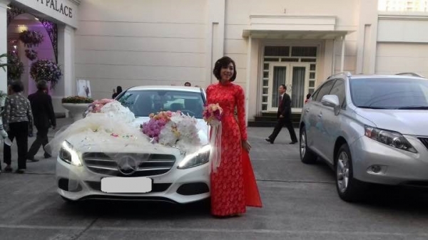 loi-nhan-xet-ve-chat-luong-dich-vu-xe-cuoi-mercedes-c200-cua-chi-ngoc-hien-1