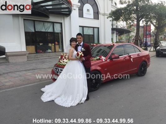 gia-dinh-anh-binh-nhan-xet-ve-dich-vu-xe-cuoi-di-don-dau-cua-xe-dong-a-1