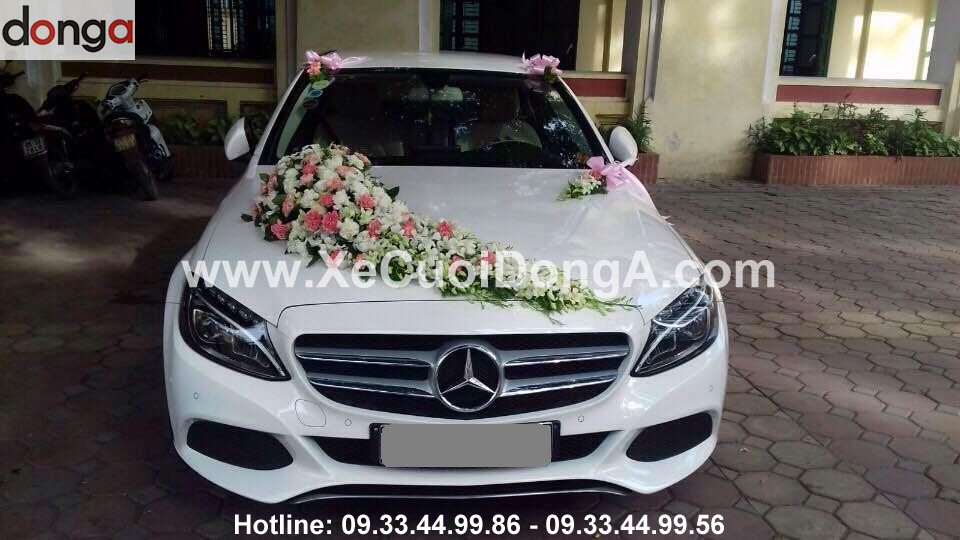 gia-thue-xe-cuoi-mercedes-c200-bao-nhieu (2)
