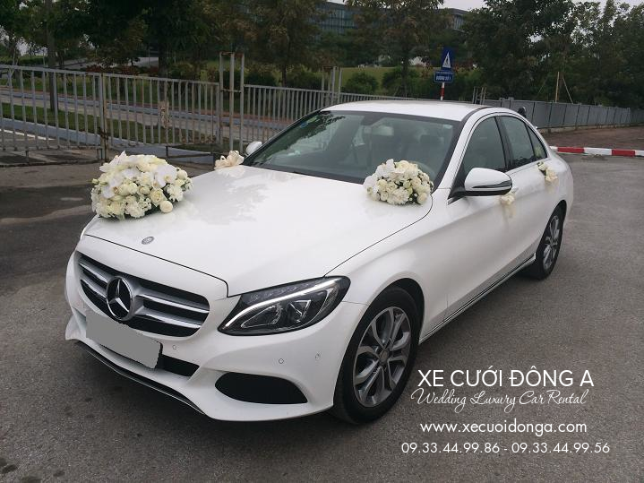 gia-thue-xe-cuoi-mercedes-c200-bao-nhieu (2)