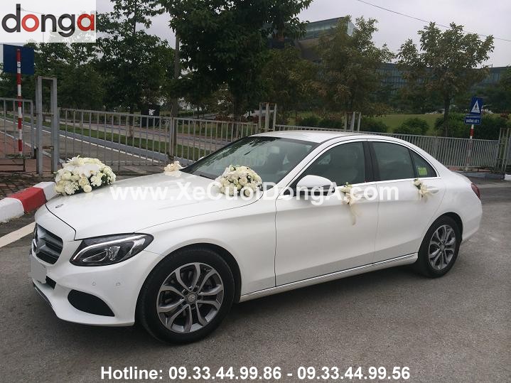 gia-thue-xe-cuoi-mercedes-c200-bao-nhieu (3)