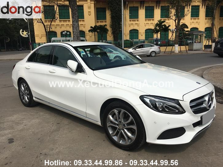 gia-thue-xe-cuoi-mercedes-hap-dan-nhat-mua-cuoi-nam-nay